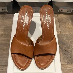 Donald J. Pliner Women's Tan Leather Mules